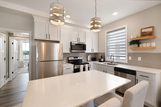 Building Photo - 212 Great Loop E Dr