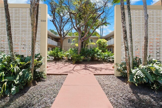 Building Photo - 6330 SW 79th St
