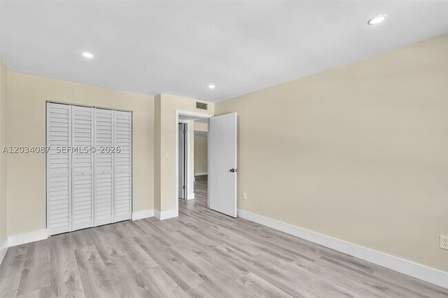 Building Photo - 9124 Collins Ave