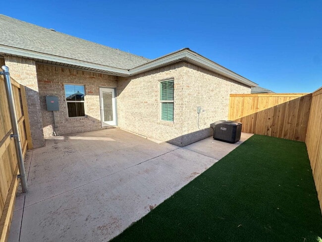 Building Photo - Brand new townhomes in Frenship ISD!