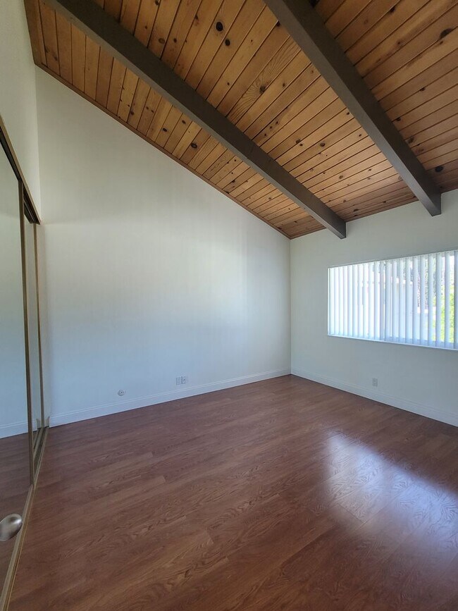 Building Photo - Charming 2-Bed, 1.5-Bath Concord Condo wit...