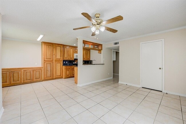 Building Photo - 12028 Mighty Oak Dr