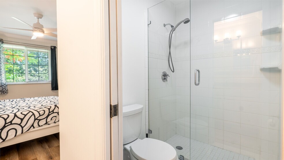 Building Photo - 6525 Via Regina
