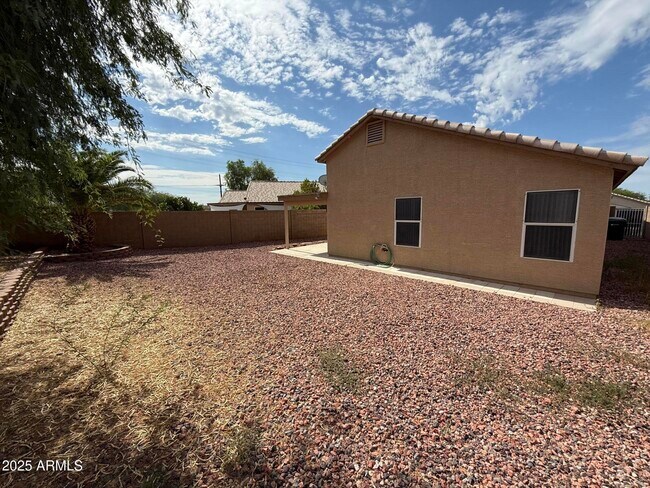 Building Photo - 3518 W Charlotte Dr
