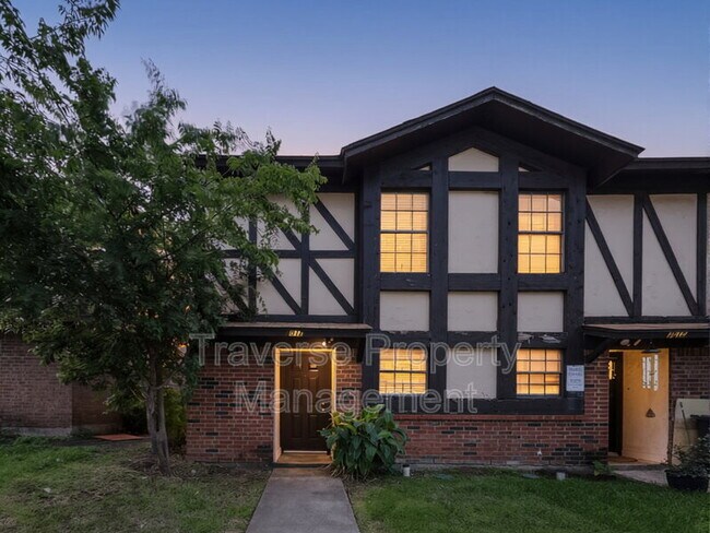 Building Photo - 1006 Bland Dr