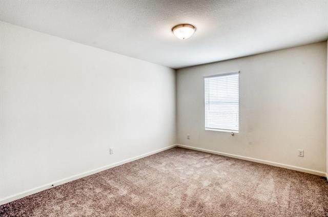 Building Photo - 720 Holly St