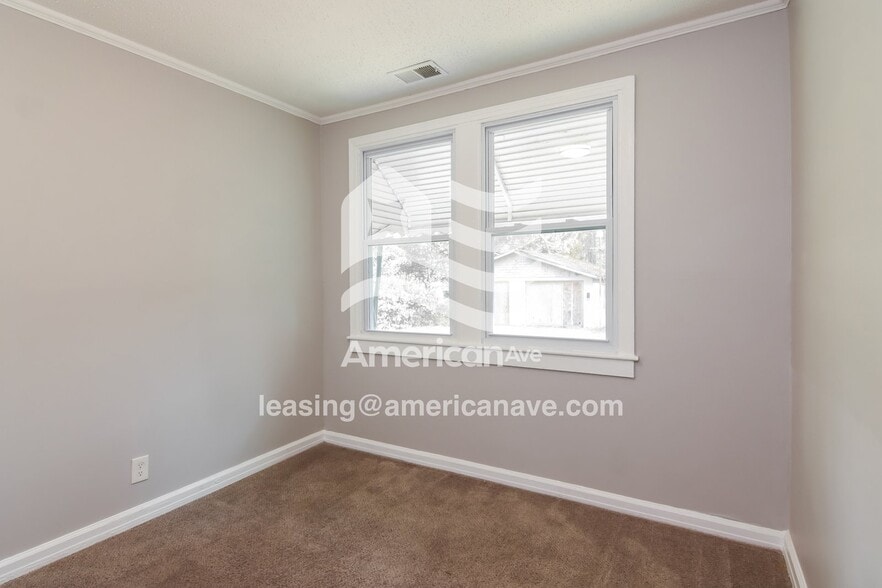 Building Photo - 1324 Macon Ave