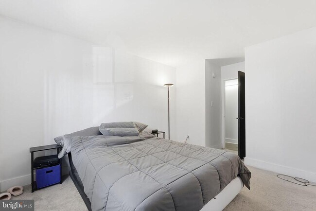 Building Photo - 11647 Stoneview Square