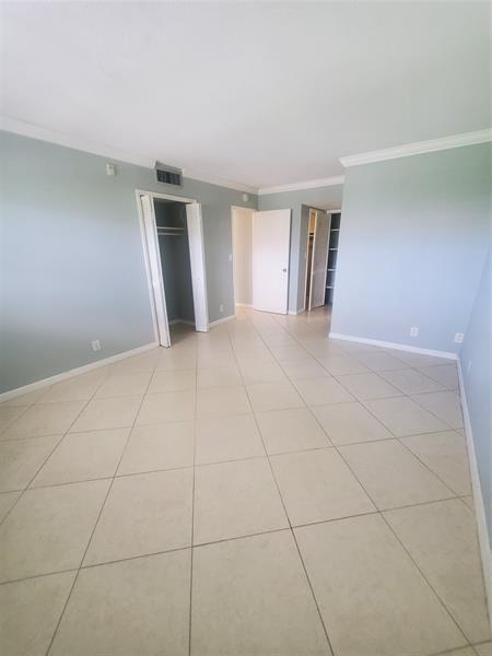 Building Photo - 2650 S Course Dr