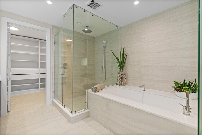 Building Photo - 153 N Seabreeze Blvd