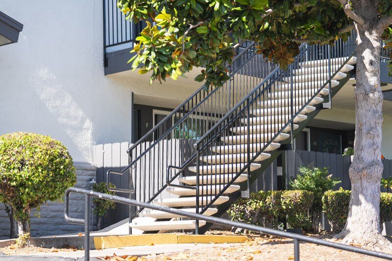 Building Photo - 1135 Meadow Lake Dr