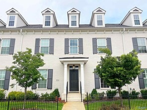 Building Photo - 531 Town Madison Blvd