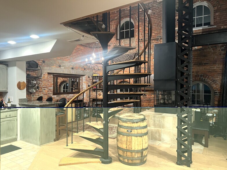 Building Photo - 51 W Blenkner St