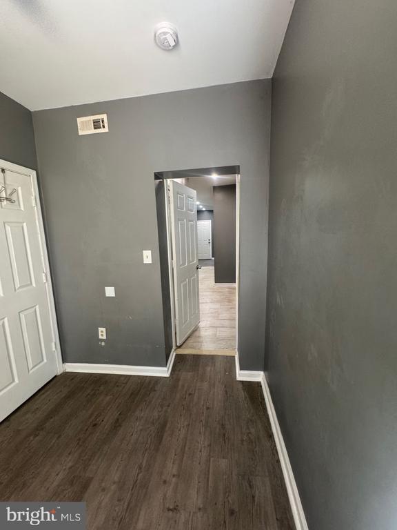 Building Photo - 1108 N Bond St