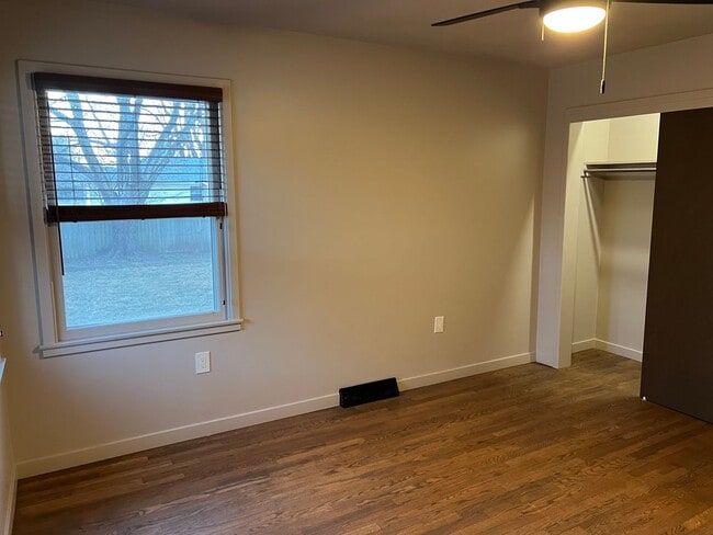 Building Photo - Newly Remodeled Property in Southeast Springfield