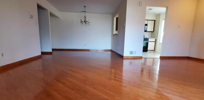 Living/Dining - 1507 Hopkins Ct