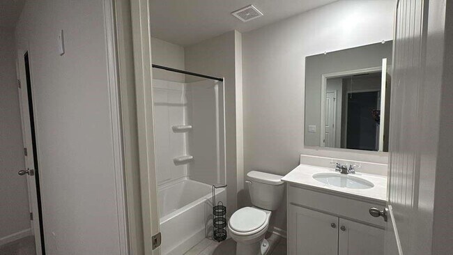 Building Photo - 2213 Blue Monarch Dr