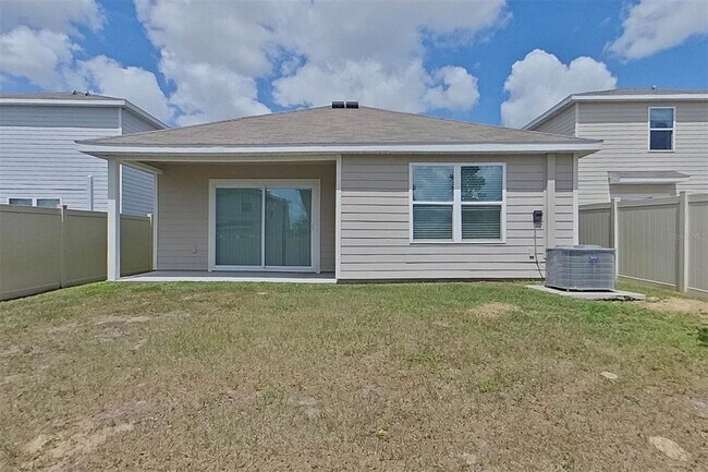 Building Photo - 8665 SW 44th Ct
