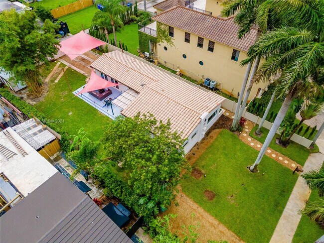 Building Photo - 1622 Mayo St