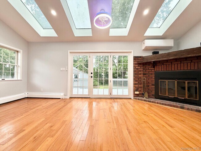 Building Photo - 20 Baylis Pl