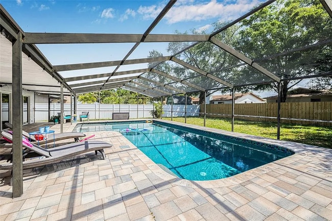 Building Photo - Charming 3-Bedroom Home with Large Fenced ...