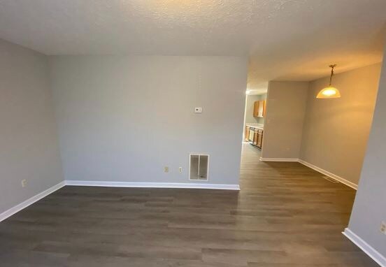 Building Photo - 216 Amy Ct