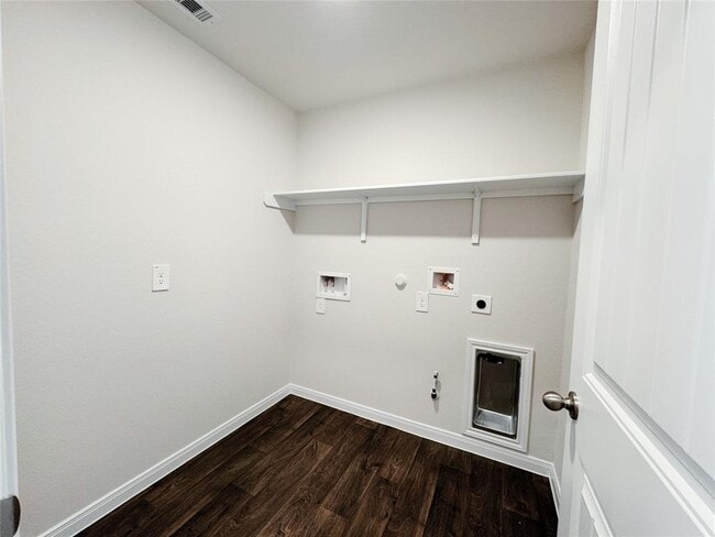 Building Photo - 204 Addison Pl