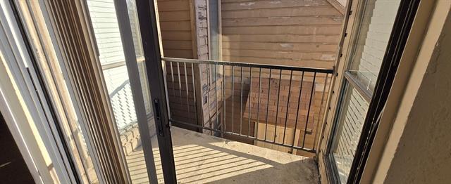 Building Photo - 9811 Walnut St