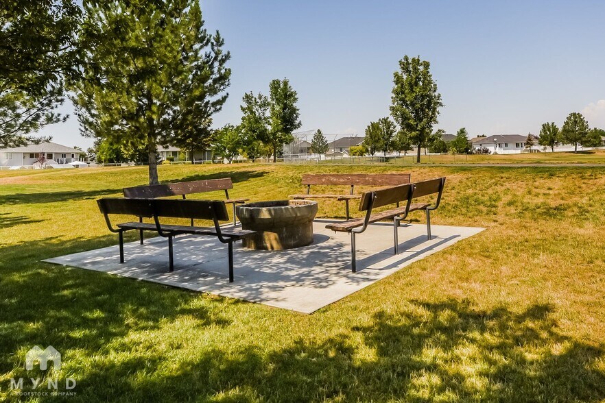 Building Photo - 1404 N 2475 W