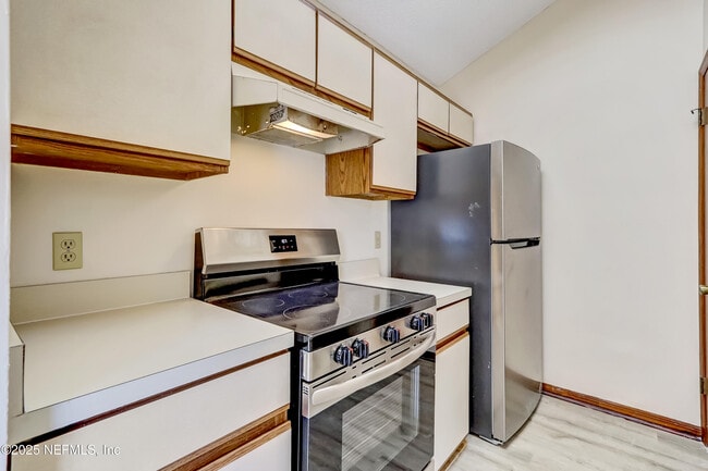 Building Photo - 12015 Cobblewood Ln N