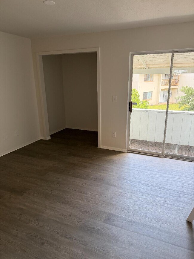 Building Photo - 135 Knotts Ln