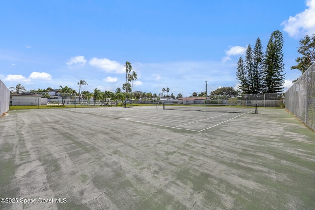 Building Photo - 194 Queens Ct