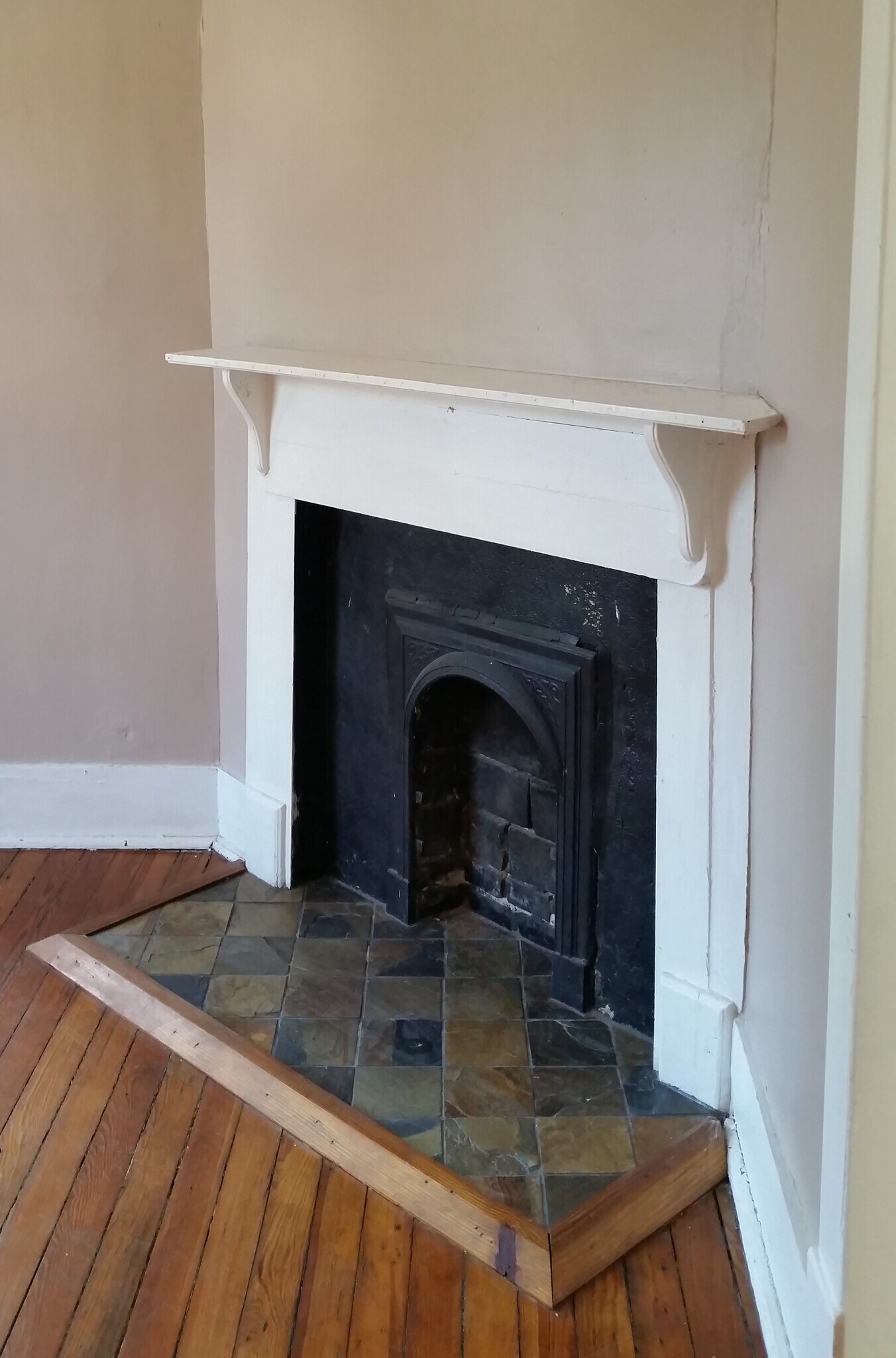 Front Bedroom - fireplace detail - 1217 Java Pl