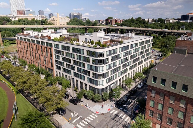 Primary Photo - 255 Brunswick St