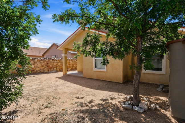 Building Photo - 12353 Tierra Apache Rd