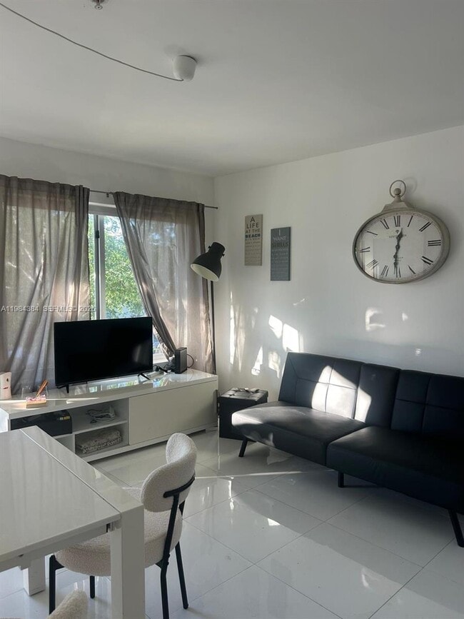 Building Photo - 801 15th St