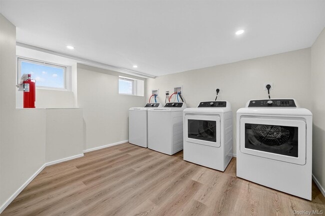 Building Photo - 79 Main St