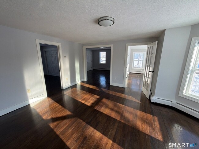 Building Photo - 610 Ives Row