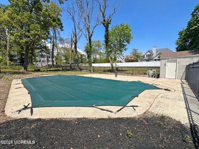 Building Photo - 405 Old Bridge Rd