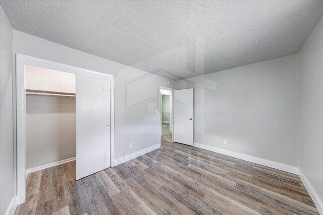 Building Photo - 1565 Martin St
