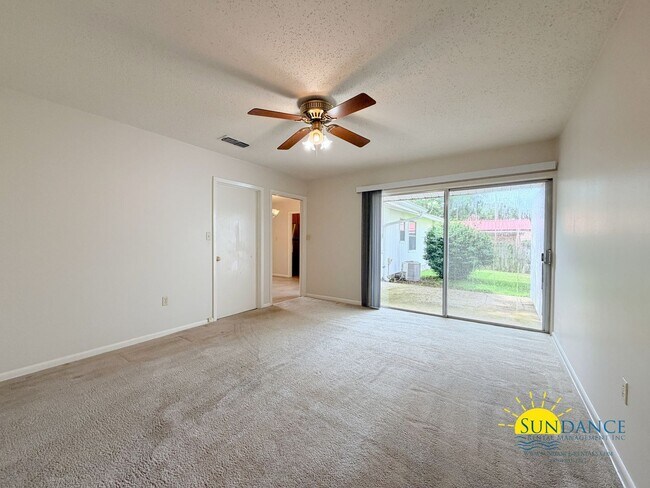 Building Photo - 3BR Home in Shalimar Near Eglin AFB!