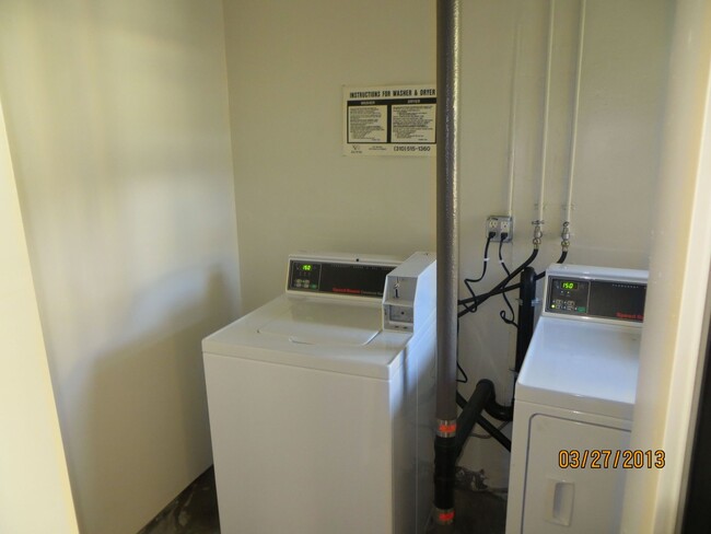 Building Photo - BELLA APARTMENTS: Updated 1 Bedroom Apartment
