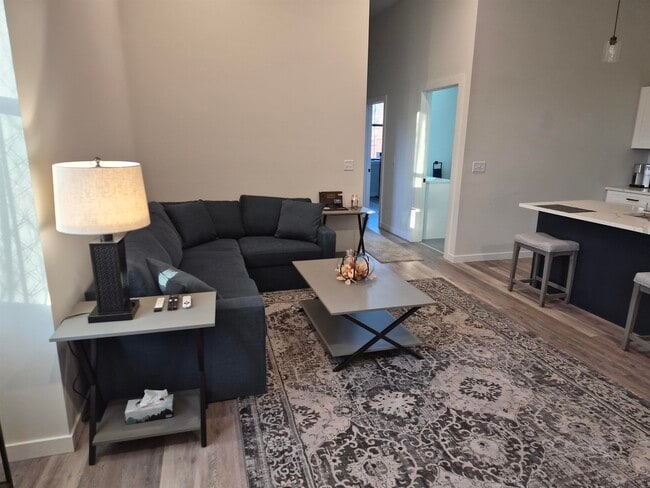 Building Photo - 36 Pleasant St