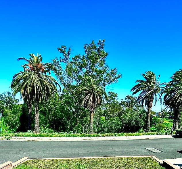 Building Photo - 719 N Cabrillo Ave