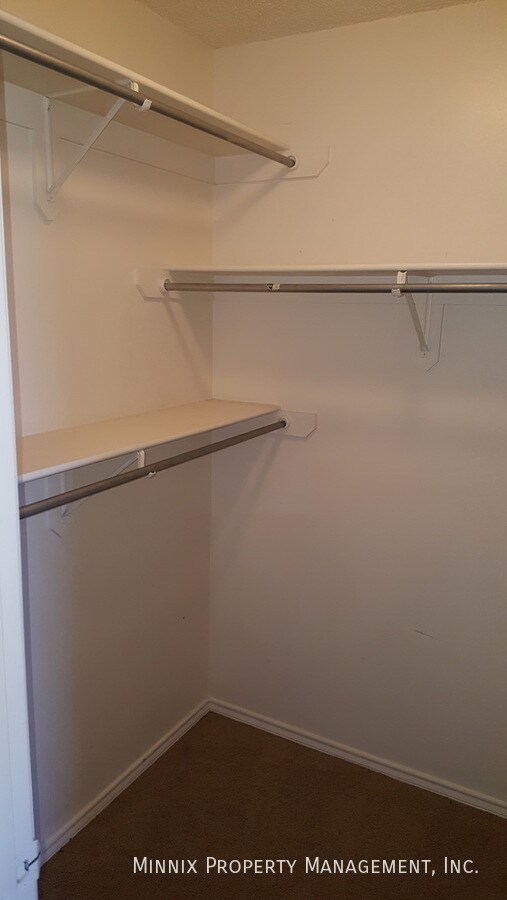 Building Photo - 515 N Kline Ave