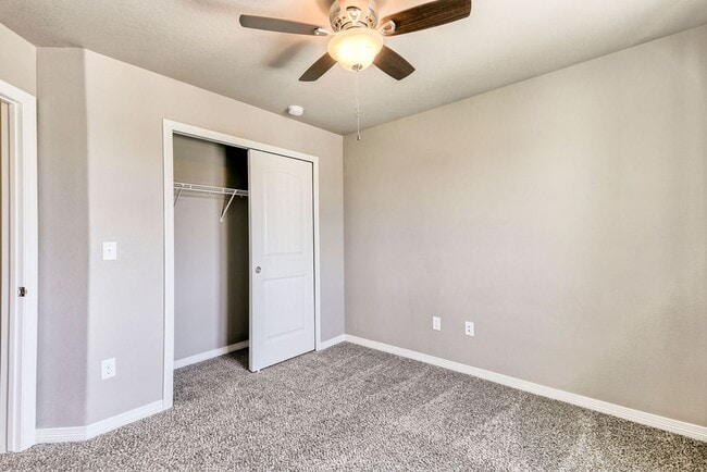 Building Photo - 1748 Ruddlesway Dr