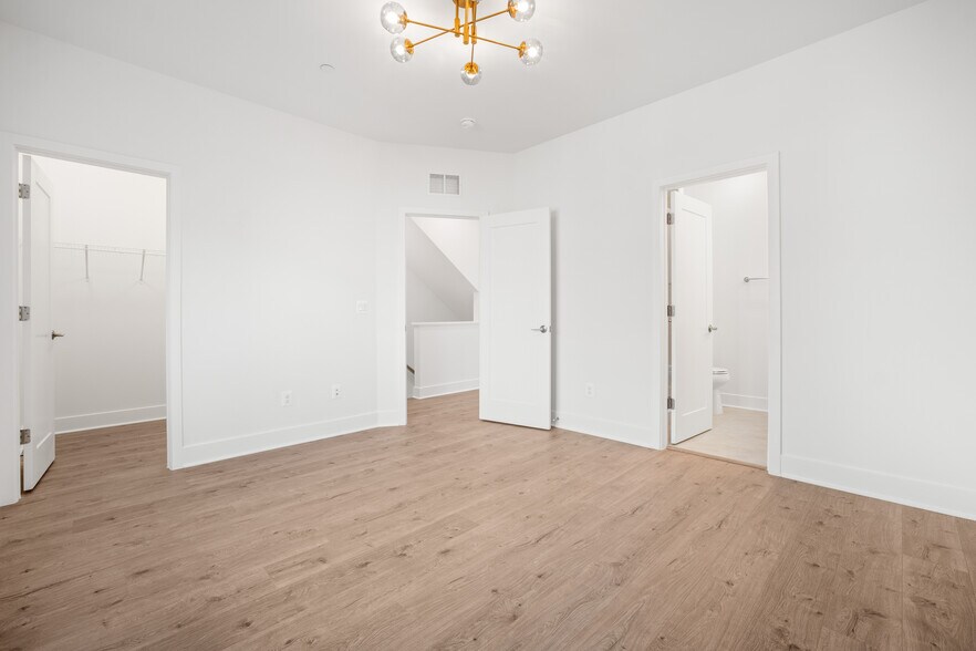 Master Bedroom - 5504 Topaz Ln