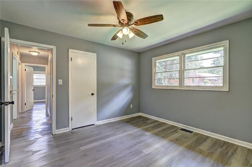 Building Photo - 970 Oglethorpe Ave