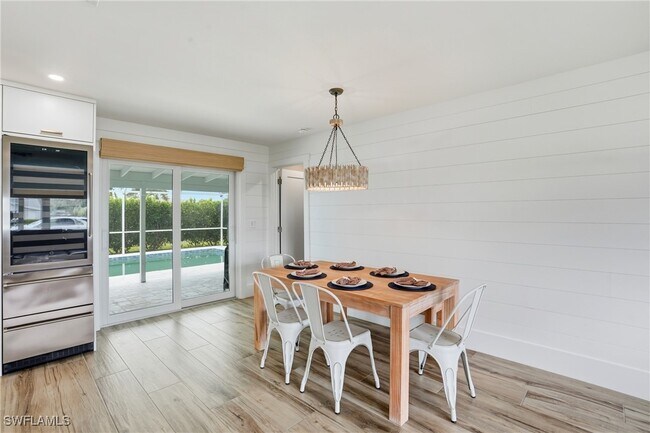 Building Photo - 6163 Plumosa Ave