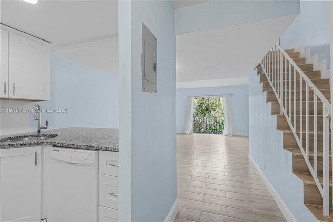 Building Photo - 6709 N Kendall Dr